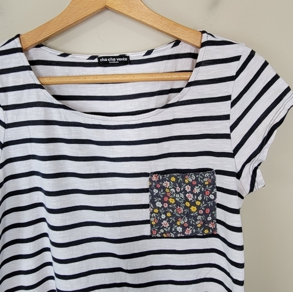 Cha Cha Vente | Mixed Print Striped and Floral Short Sleeve Tee Size Medium - Picture 4 of 5